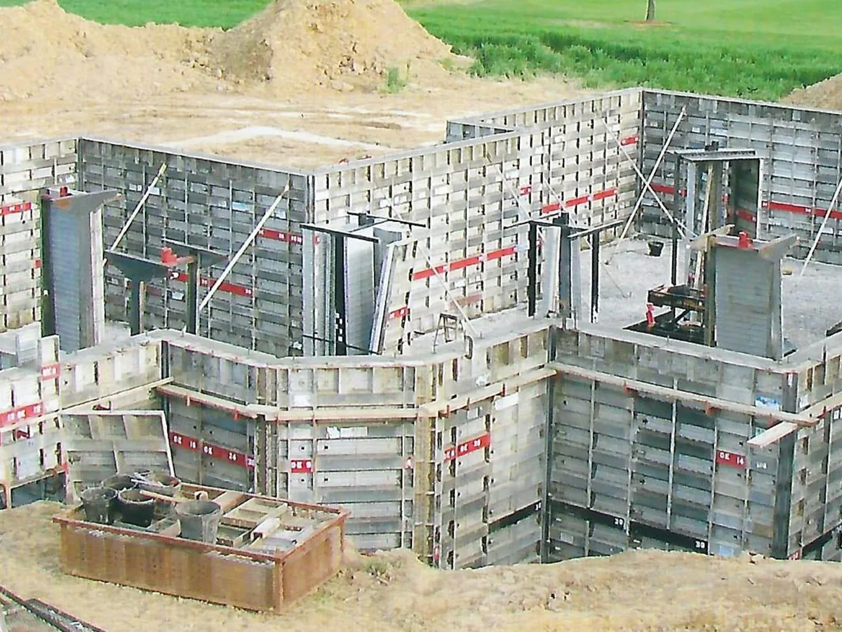 Aluminum wall forms set for a house basement foundation, concrete contractor